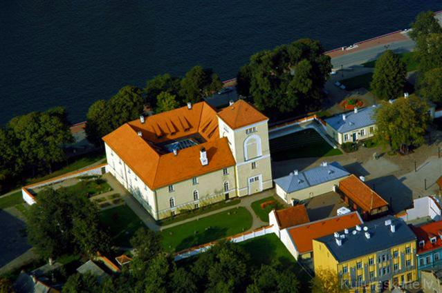 pils no putna lidojuma...